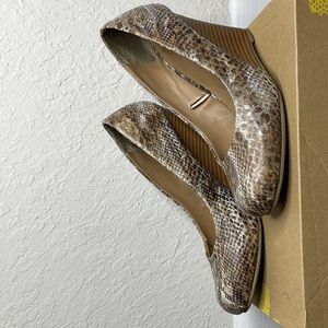 Wedge heel animal print